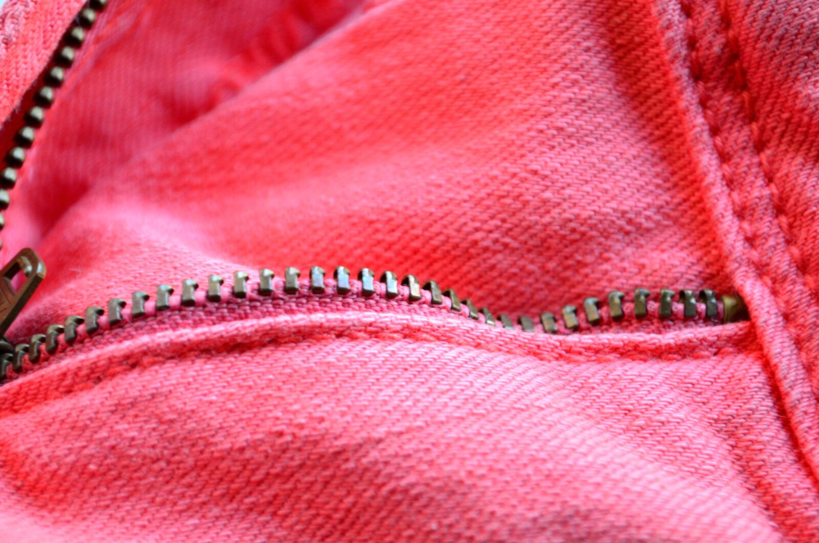 Nikon D5100 sample photo. Pink, jeans, cloth, textil photography