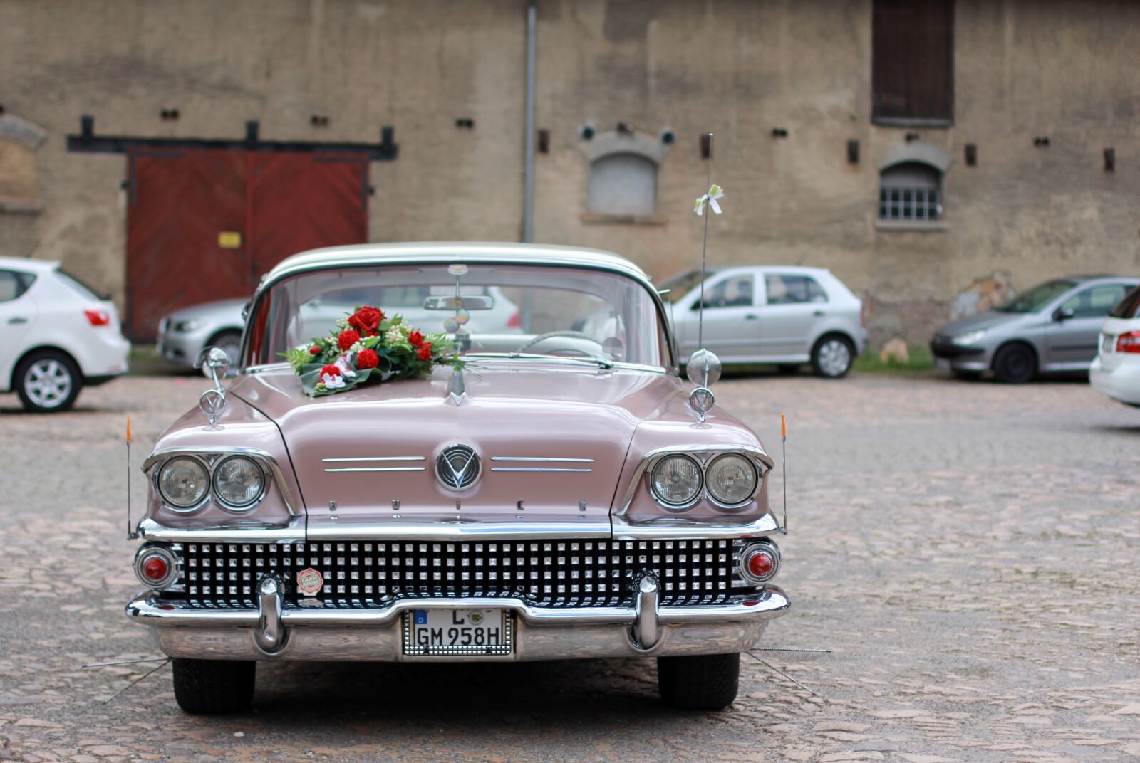 Canon EOS 60D + Canon EF 50mm F1.4 USM sample photo. Oldtimer, buick, classic photography