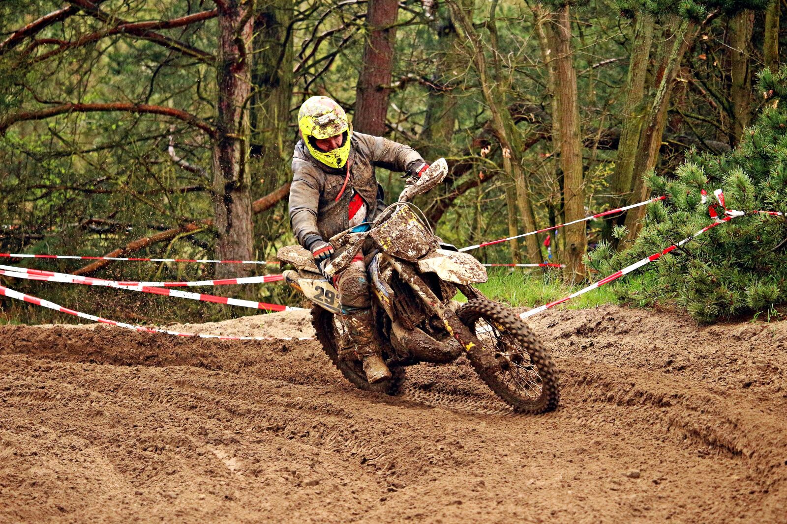 Canon EOS 100D (EOS Rebel SL1 / EOS Kiss X7) sample photo. Motorcycle, enduro, terrain machine photography