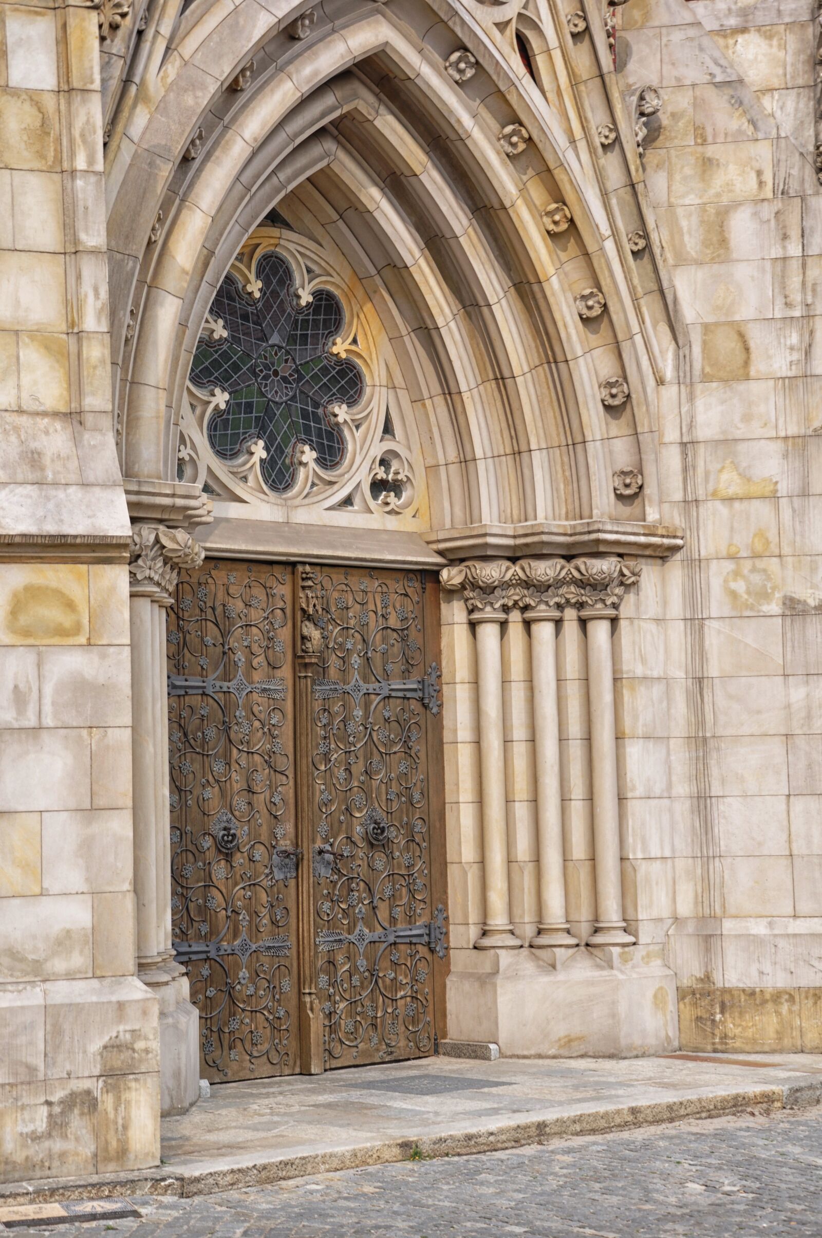 Nikon D90 sample photo. Gates, the doors of photography