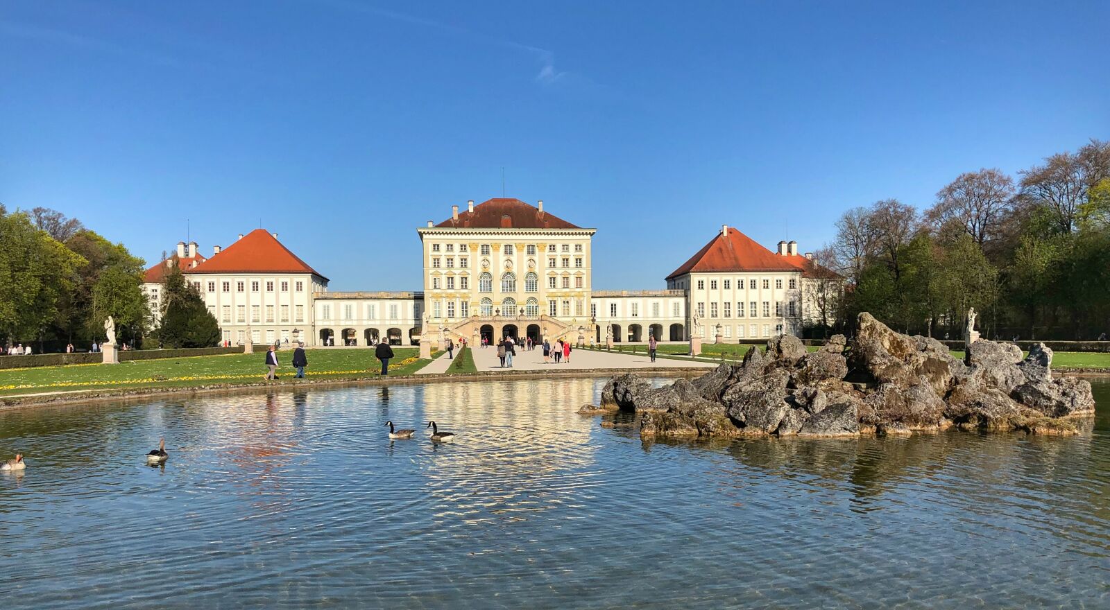 iPhone X back dual camera 4mm f/1.8 sample photo. Architecture, waters, travel photography