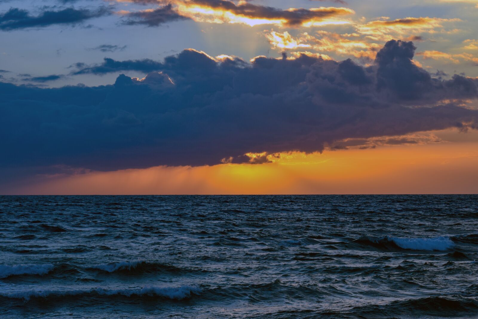 Nikon D3300 sample photo. Storm, sea, horizon photography