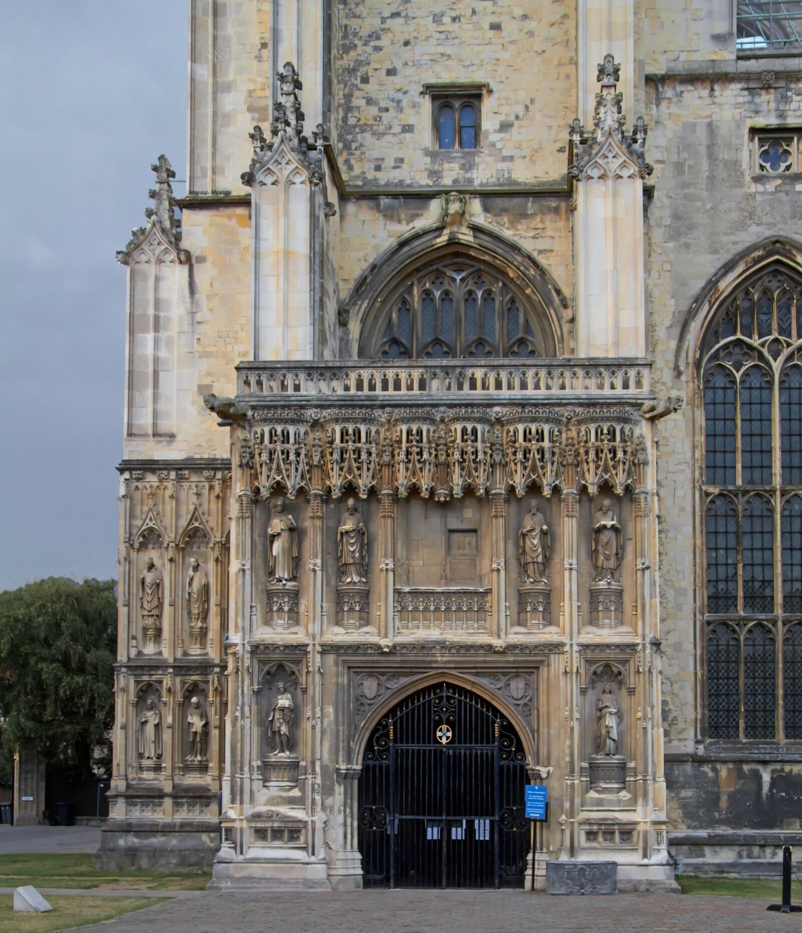 Canon EOS 7D + Canon EF-S 17-85mm F4-5.6 IS USM sample photo. Cathedral, canterbury, world heritage photography