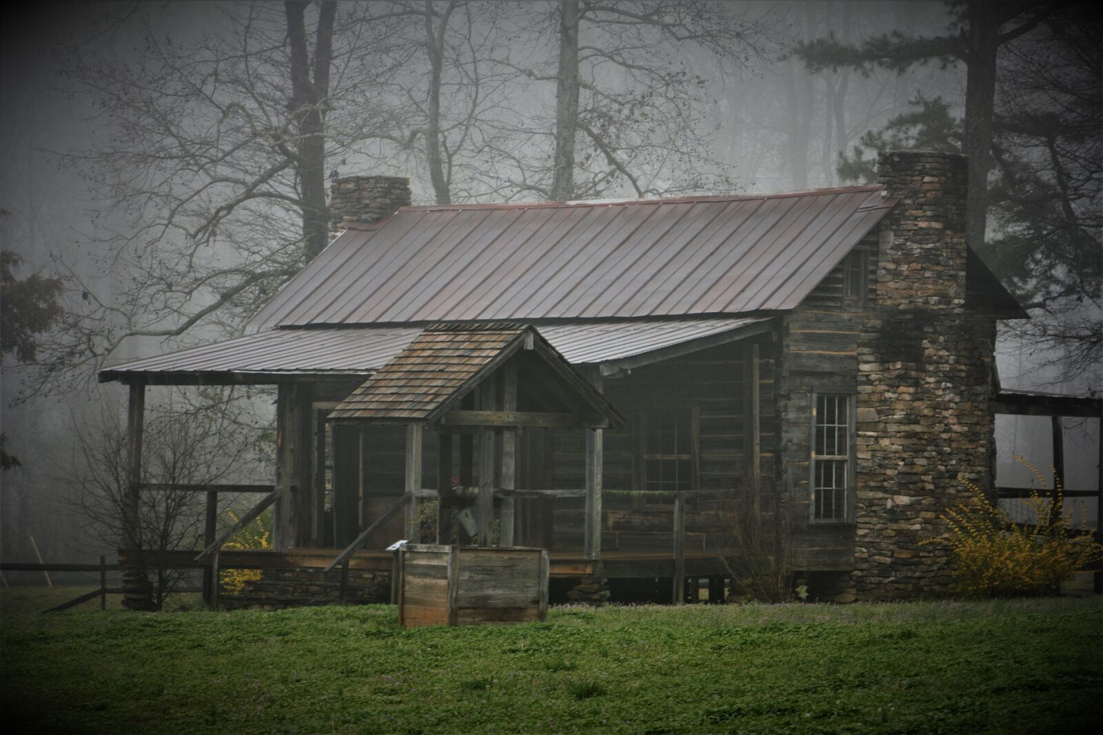 Canon EOS 550D (EOS Rebel T2i / EOS Kiss X4) sample photo. House, old home, wood photography