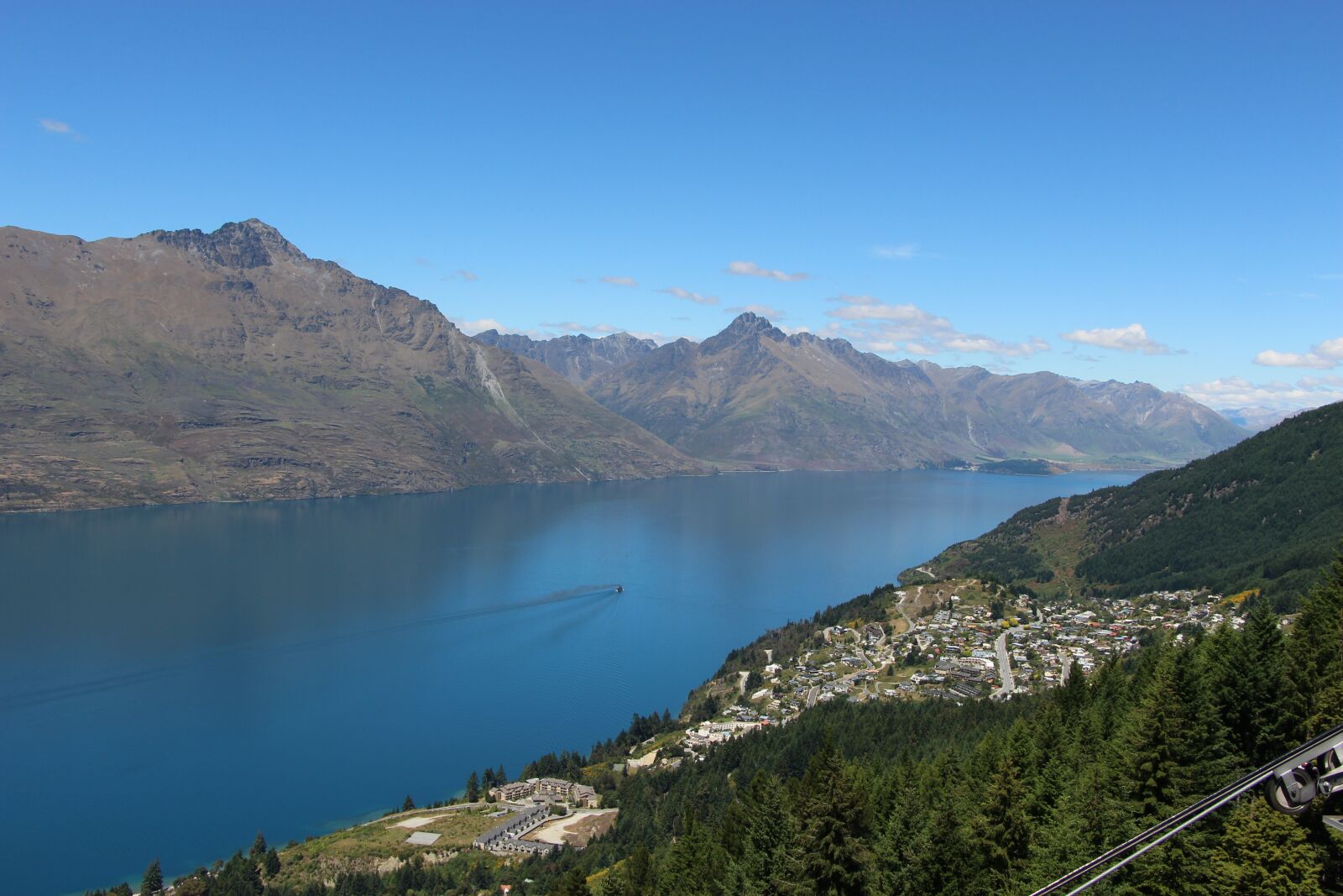 Canon EOS 700D (EOS Rebel T5i / EOS Kiss X7i) + Canon EF-S 18-135mm F3.5-5.6 IS STM sample photo. Queenstown, new zealand, lake photography