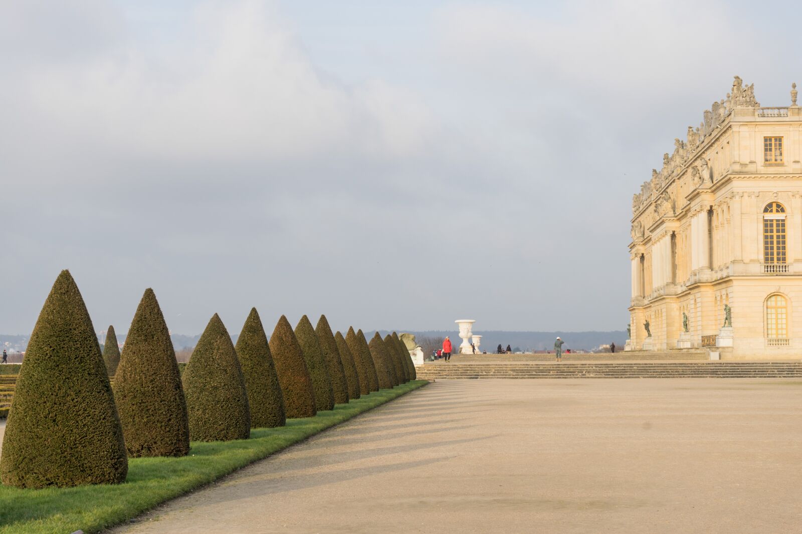 Sony a7 + Sony FE 28-70mm F3.5-5.6 OSS sample photo. Paris, versailles, perspective photography