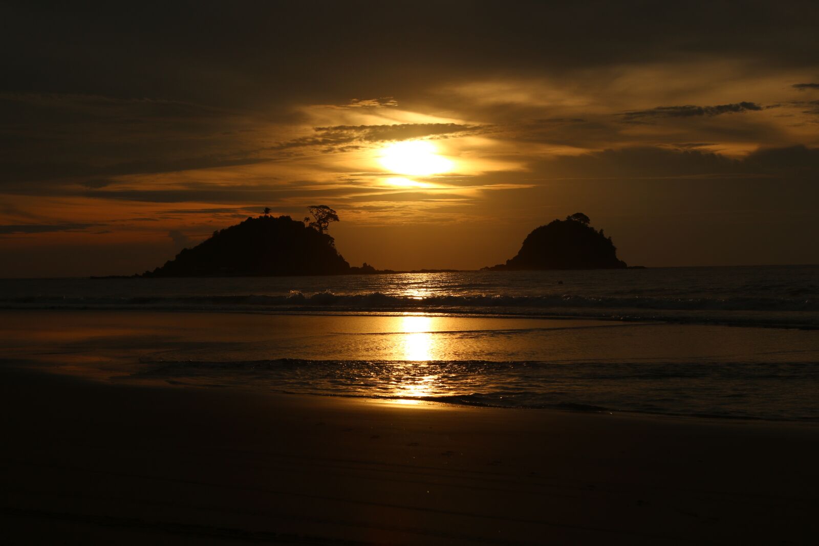 Canon EOS 70D + Canon EF 24-105mm F4L IS USM sample photo. Beach, palawan, philippines photography