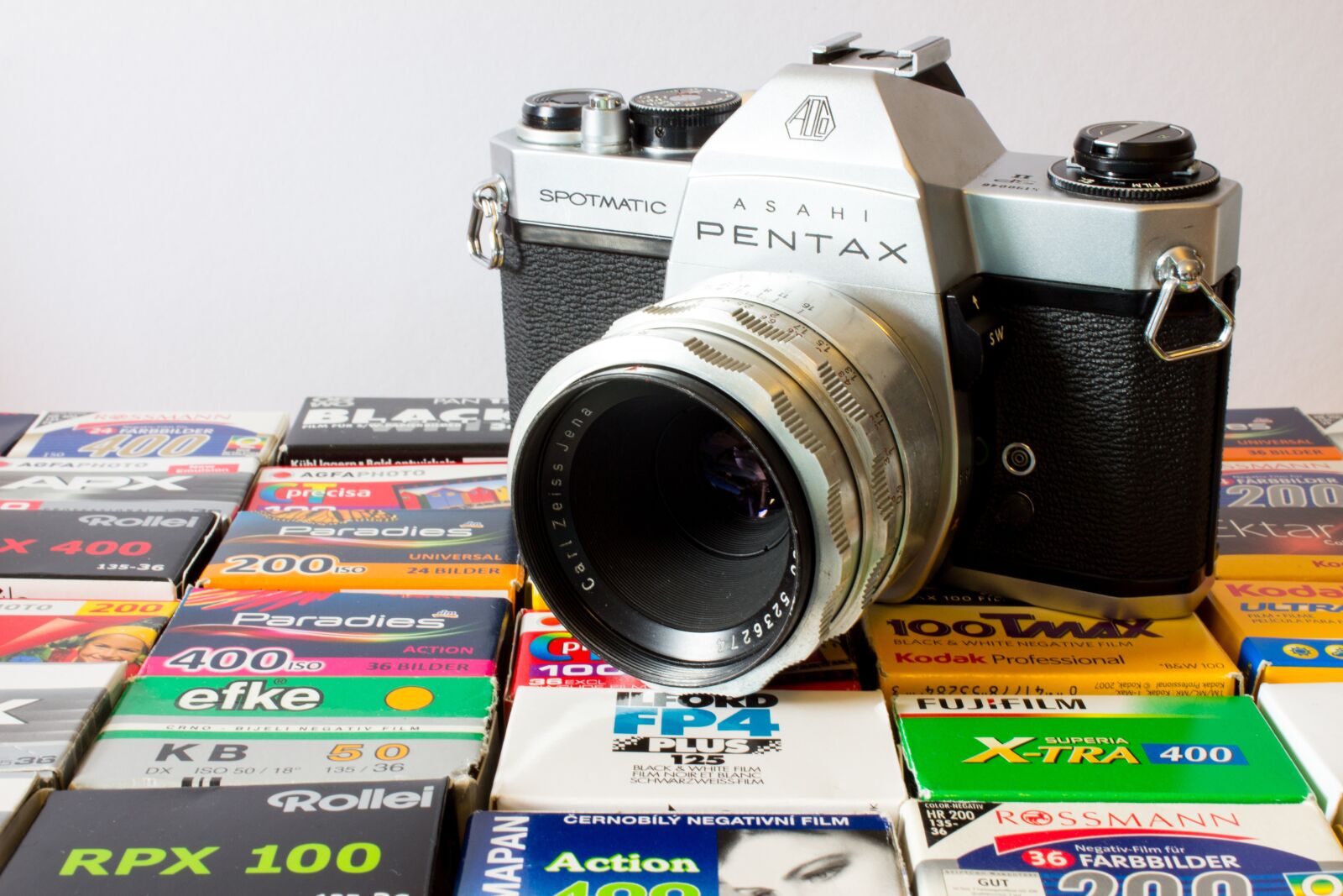 Canon EOS 600D (Rebel EOS T3i / EOS Kiss X5) sample photo. Camera, analog, pentax photography