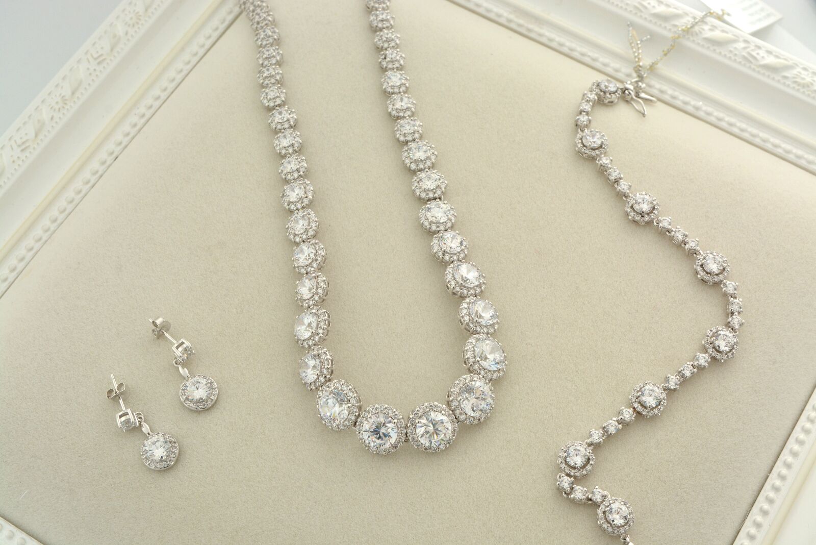 Nikon D5200 sample photo. Jewellery, jewelry, cubic zircon photography
