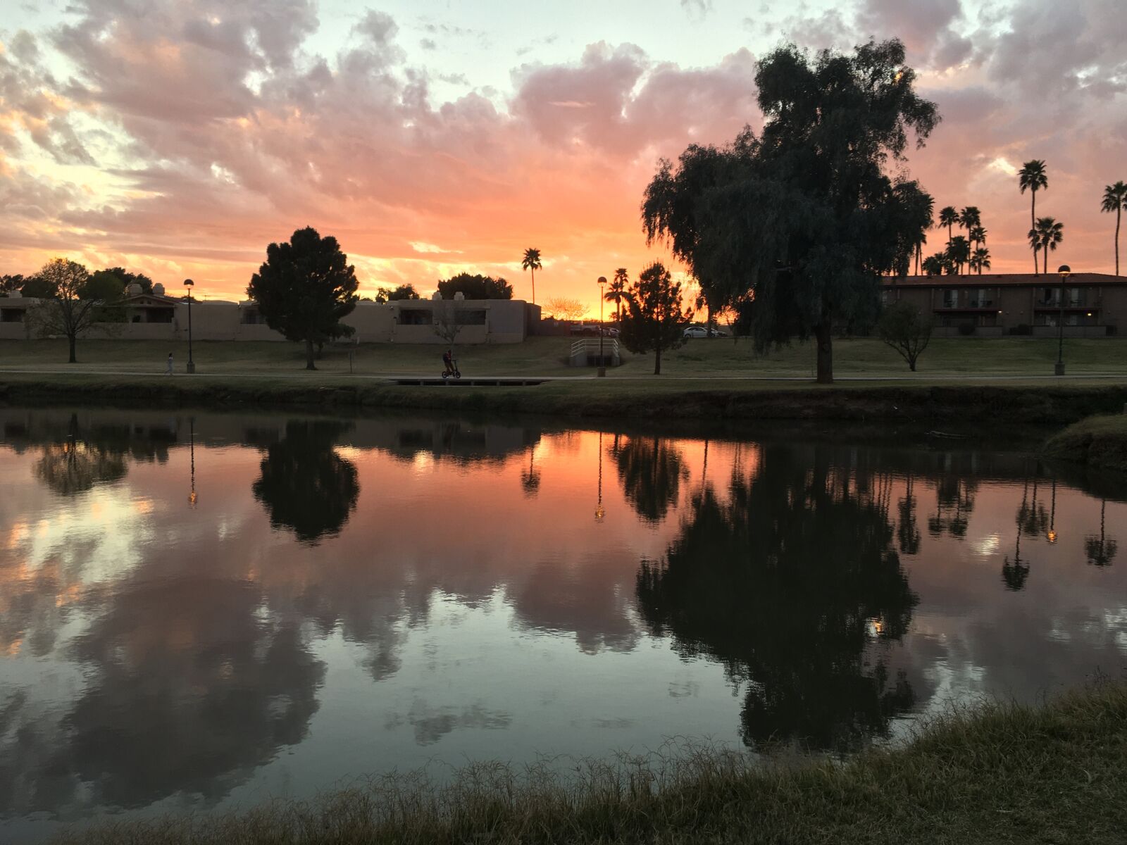 iPhone SE back camera 4.15mm f/2.2 sample photo. Sunset, wash, landscape photography