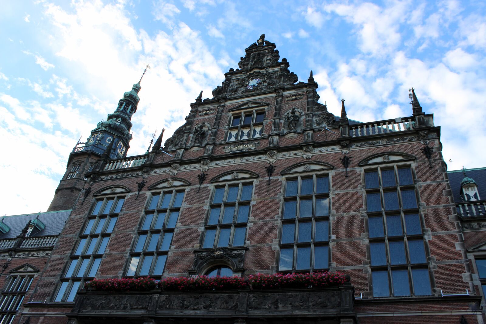 Canon EOS 600D (Rebel EOS T3i / EOS Kiss X5) sample photo. Building, architecture, groningen photography