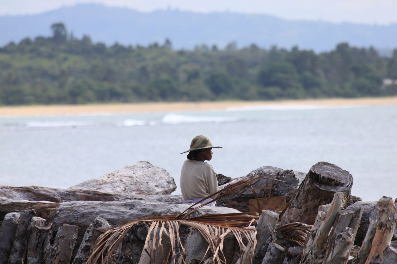 Canon EOS 500D (EOS Rebel T1i / EOS Kiss X3) sample photo. Woman, alone, sad photography