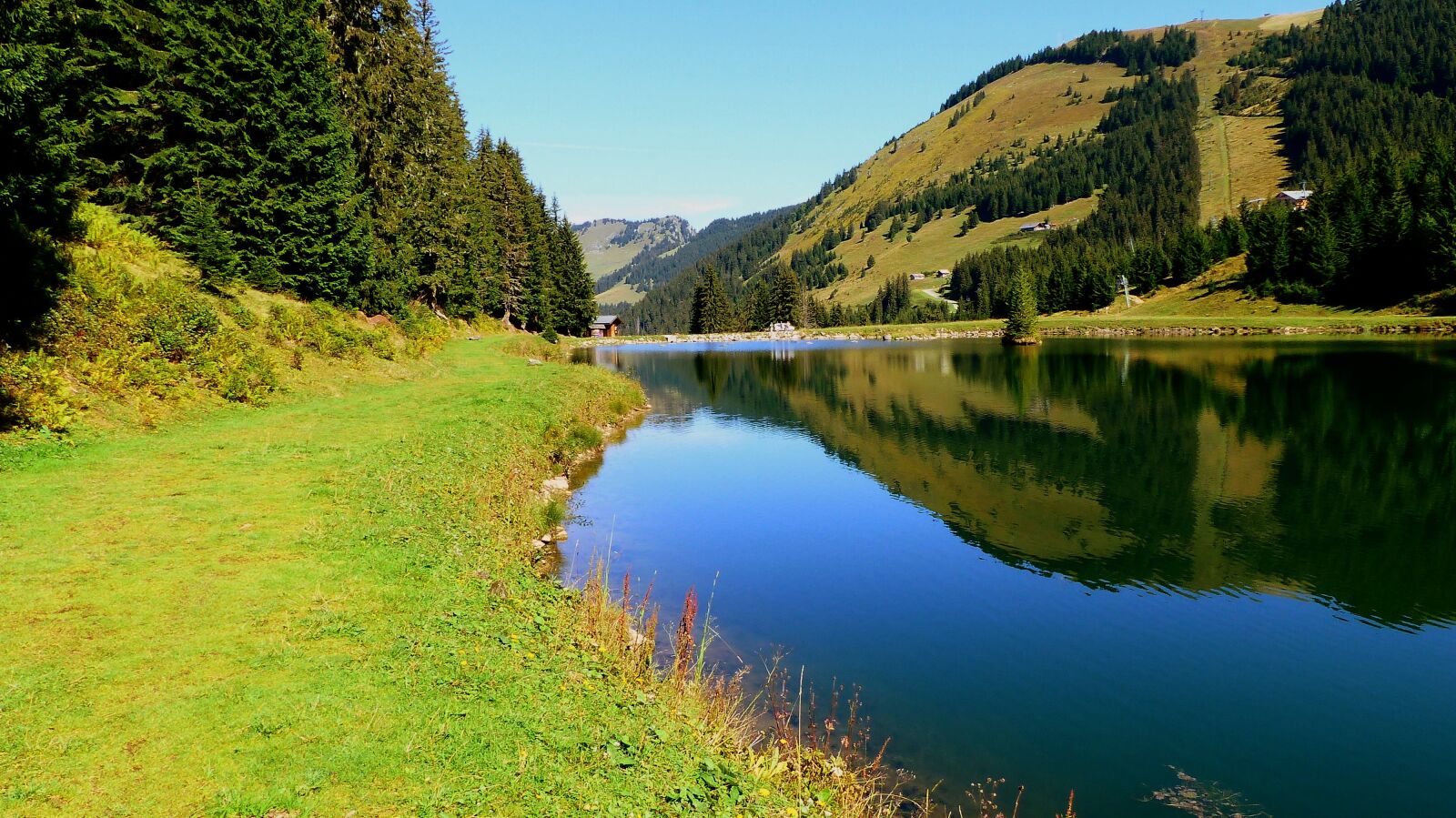 Panasonic Lumix DMC-FZ200 sample photo. Nature, alpine lake, reflection photography