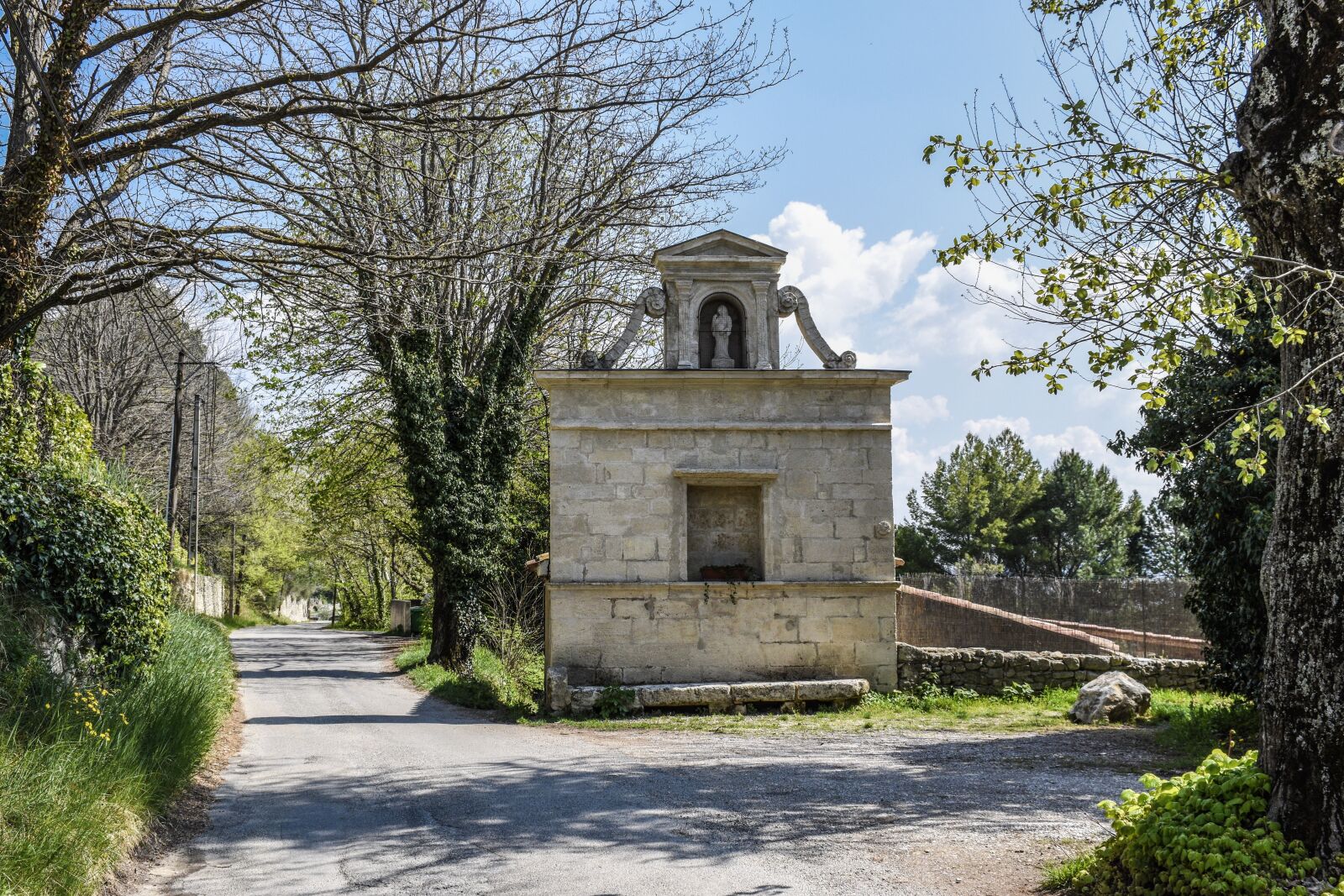 Nikon D5600 sample photo. Forcalquier, eglise, church photography