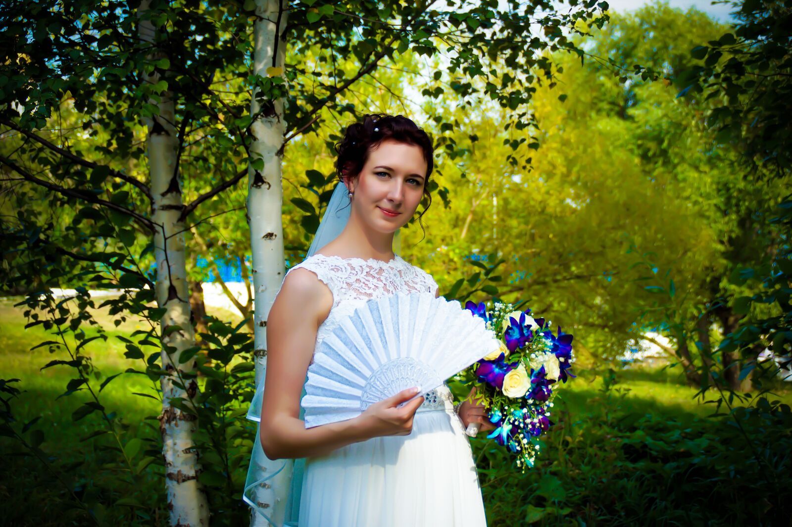 Sony SLT-A58 + Sony DT 18-200mm F3.5-6.3 sample photo. Woman, wedding, bouquet photography
