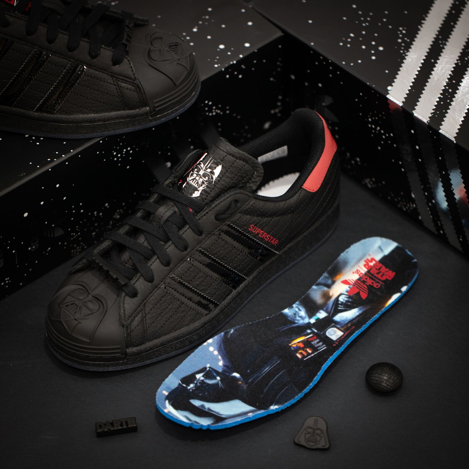 Canon EF 100mm F2.8L Macro IS USM sample photo. Superstar, star wars, sneakers photography