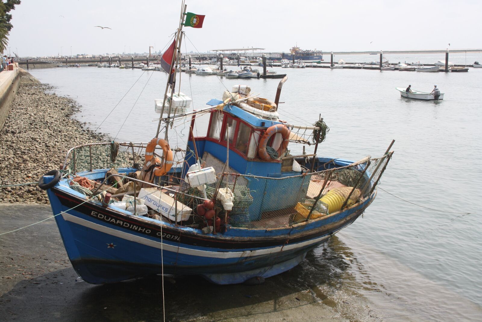 Canon EOS 1000D (EOS Digital Rebel XS / EOS Kiss F) sample photo. Waters, boat, sea photography