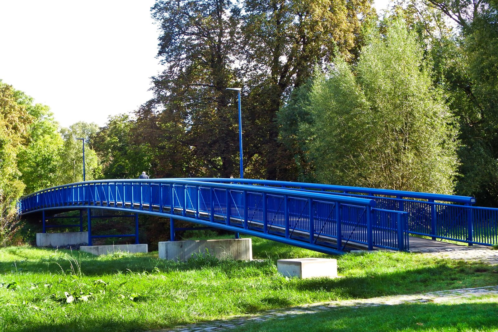 Fujifilm FinePix SL1000 sample photo. Bridge, blue, transition photography