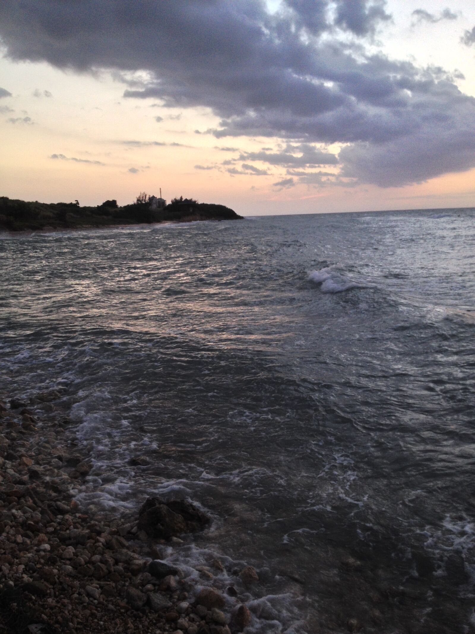 iPhone 4S back camera 4.28mm f/2.4 sample photo. Golden, sun, ocean, rocks photography