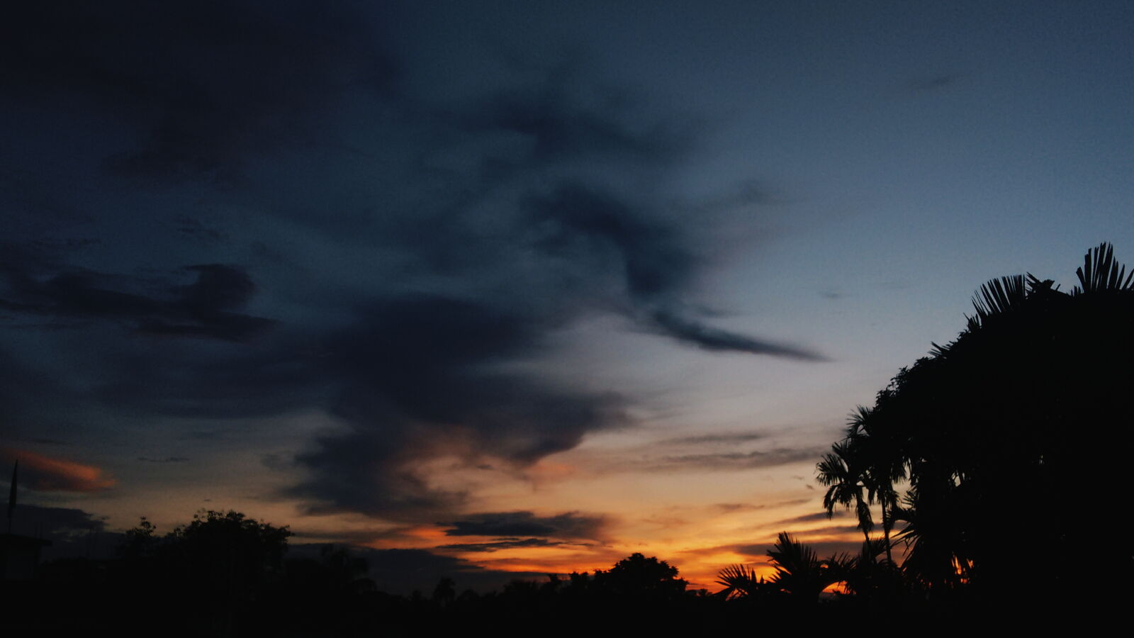 Motorola Moto G (2nd Gen) sample photo. Blue, hour, bright, colours photography