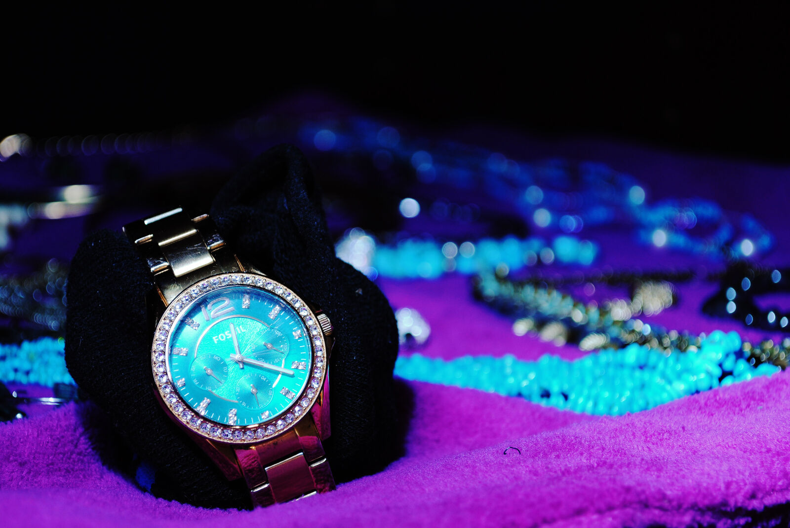 Nikon D3000 sample photo. Accessories, jewelry, lightpainting, watch photography