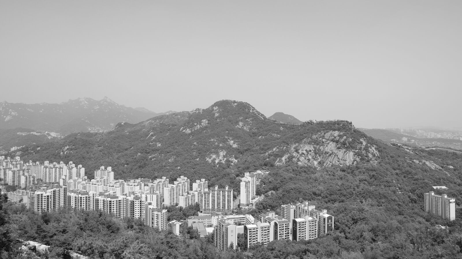 Nikon D300 sample photo. Seoul city wall on photography