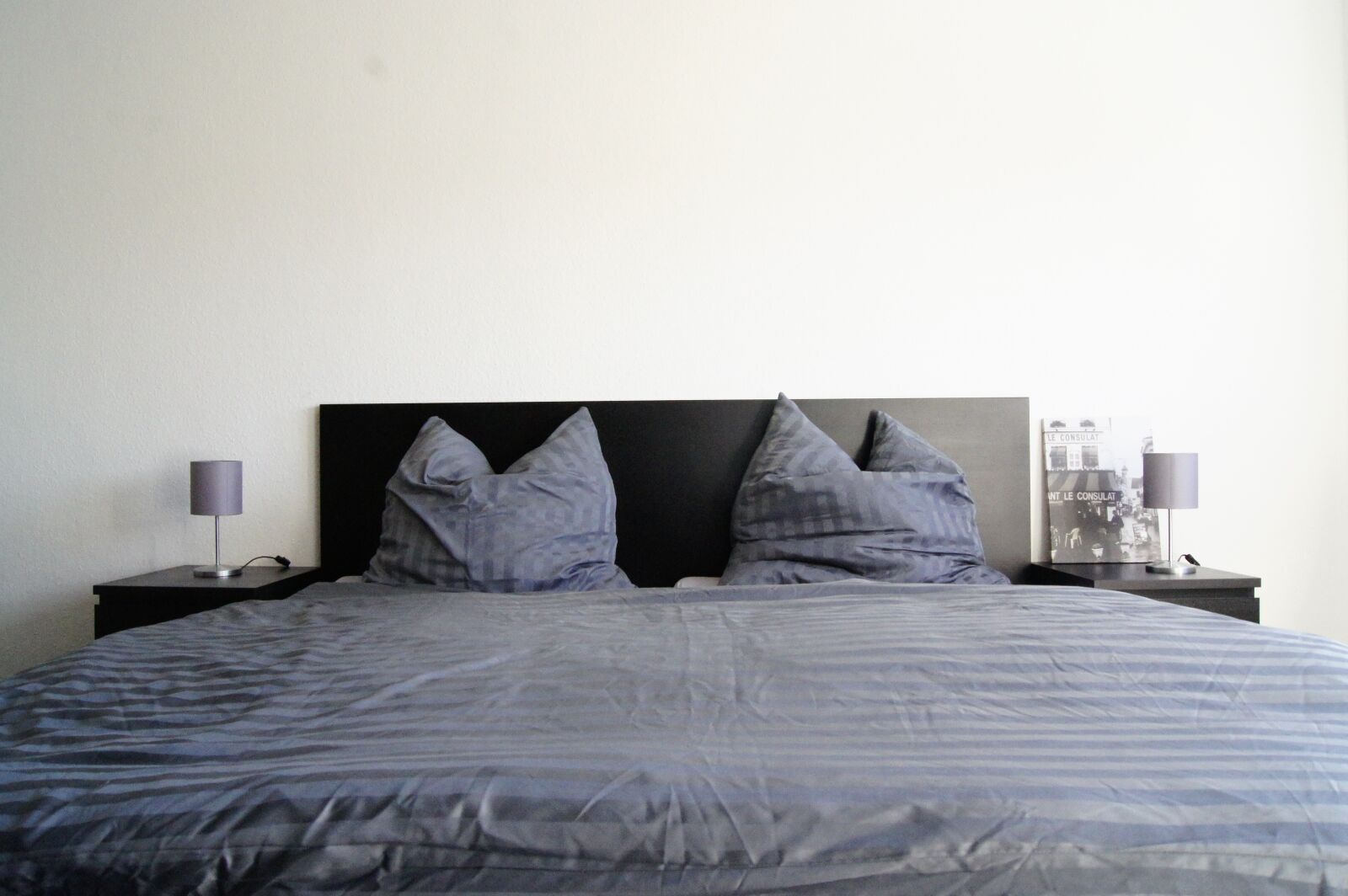 Sony Alpha DSLR-A450 sample photo. Bed, bedroom, sleep photography