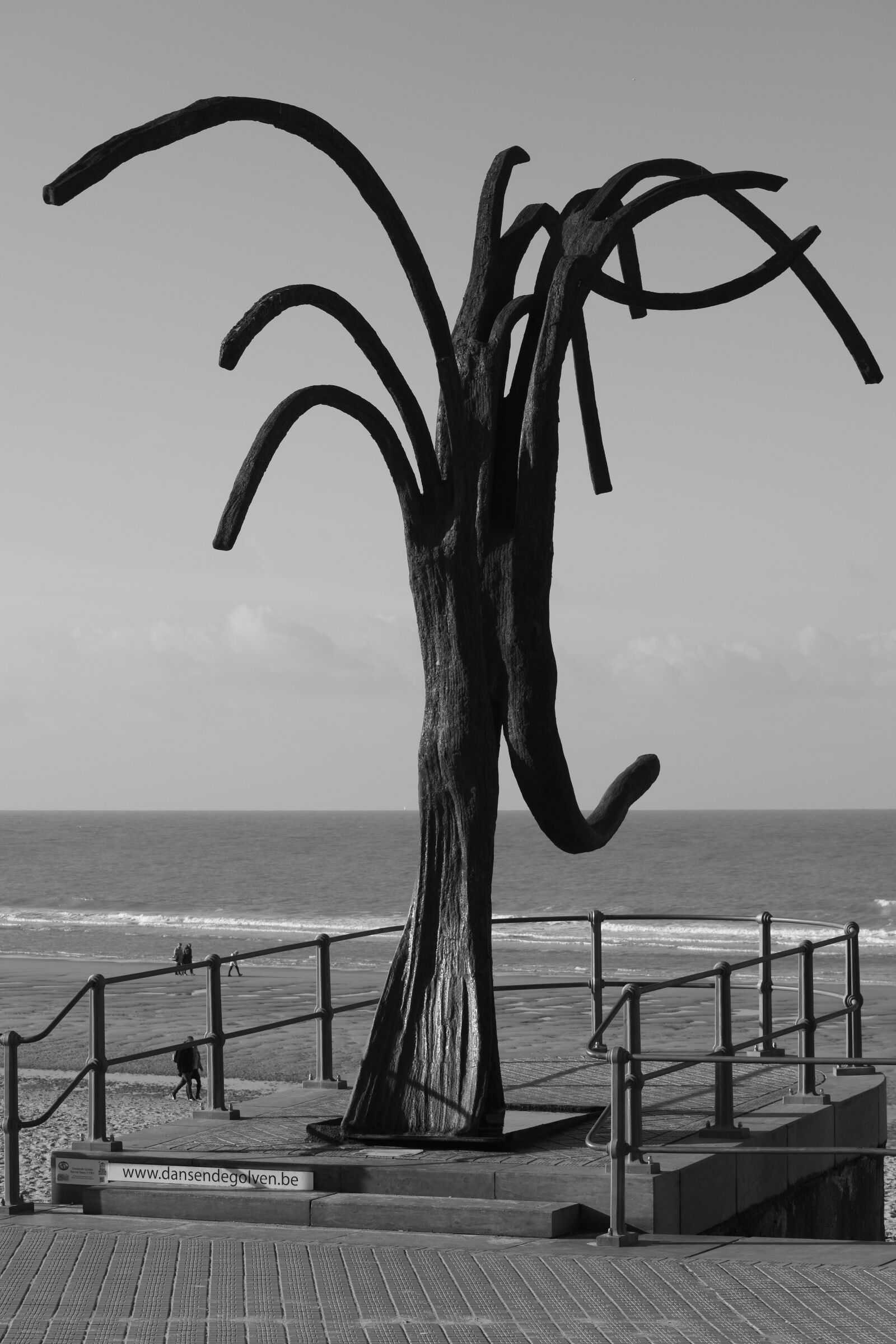 Nikon D7200 sample photo. Monument, oostende, sea photography