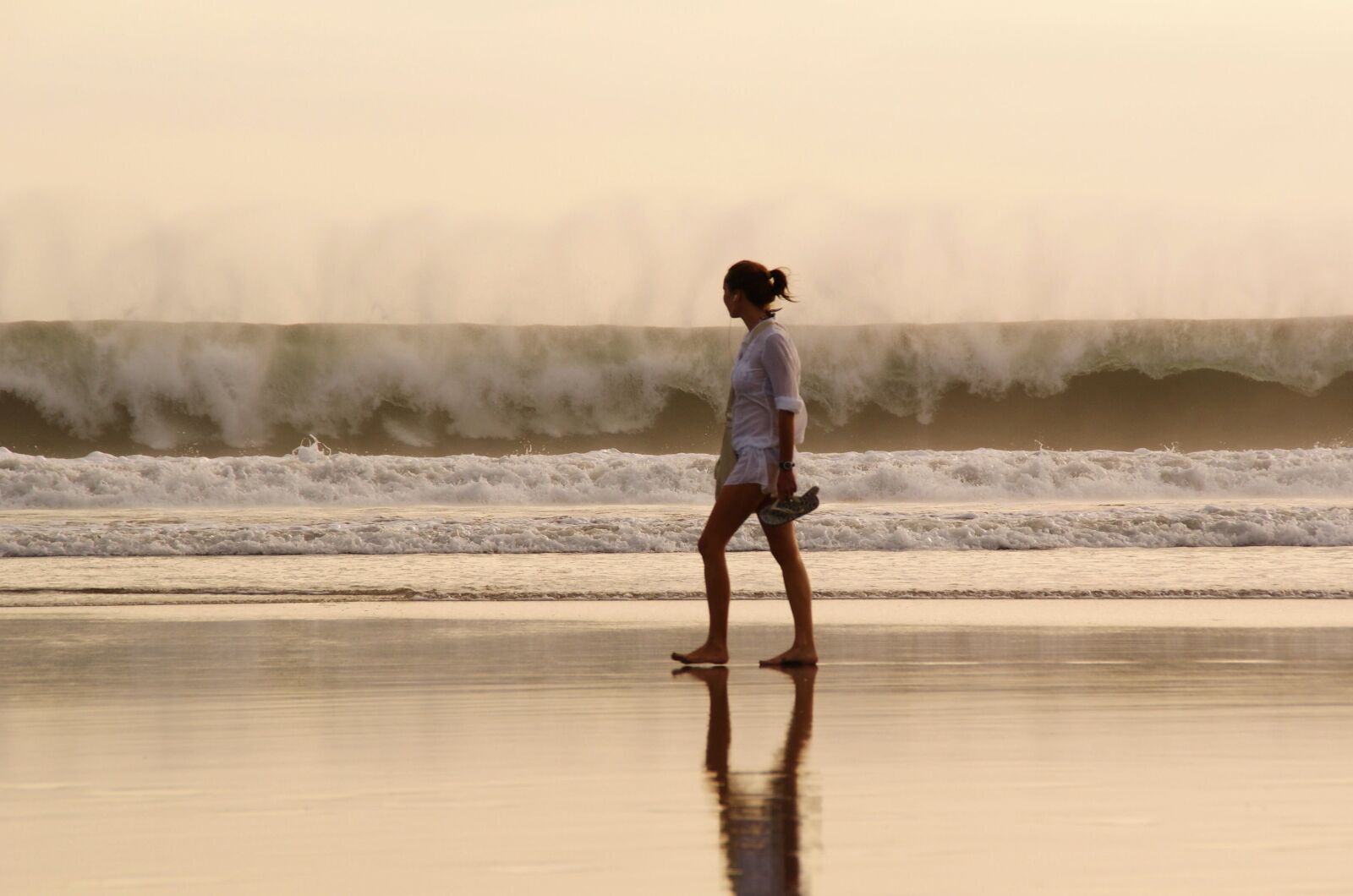 Sony Alpha DSLR-A200 sample photo. Lady, beach, summer photography