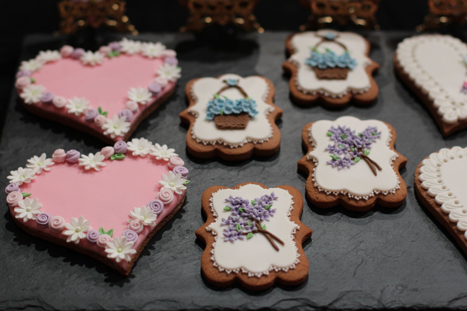 Canon EOS 600D (Rebel EOS T3i / EOS Kiss X5) + Canon EF 50mm F1.4 USM sample photo. Pie art, decorated, candy photography