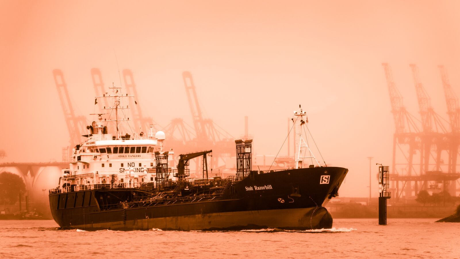 Canon PowerShot G3 X sample photo. Tanker, ship, port photography