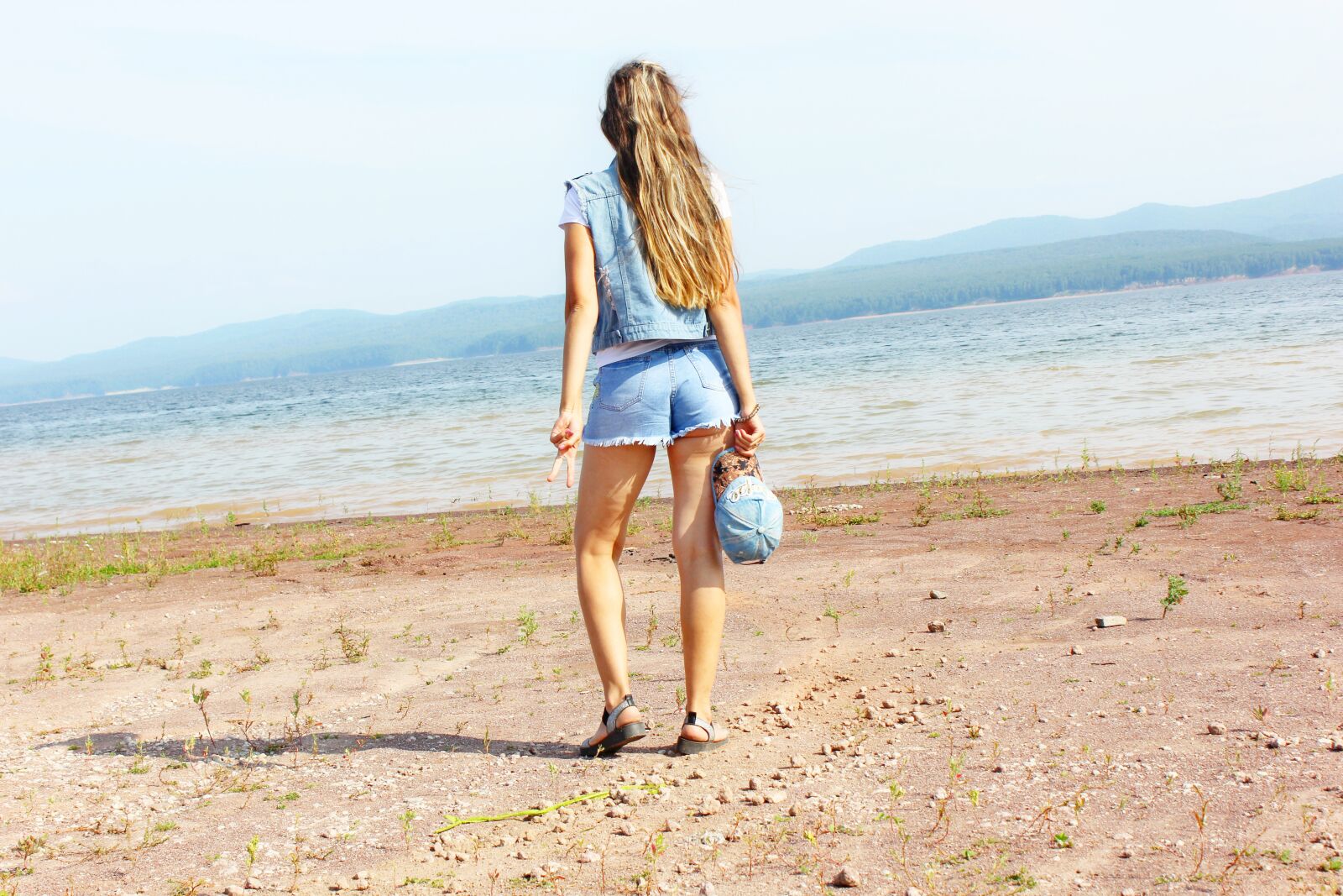 Canon EOS 60D sample photo. Sea, girl, detonation photography