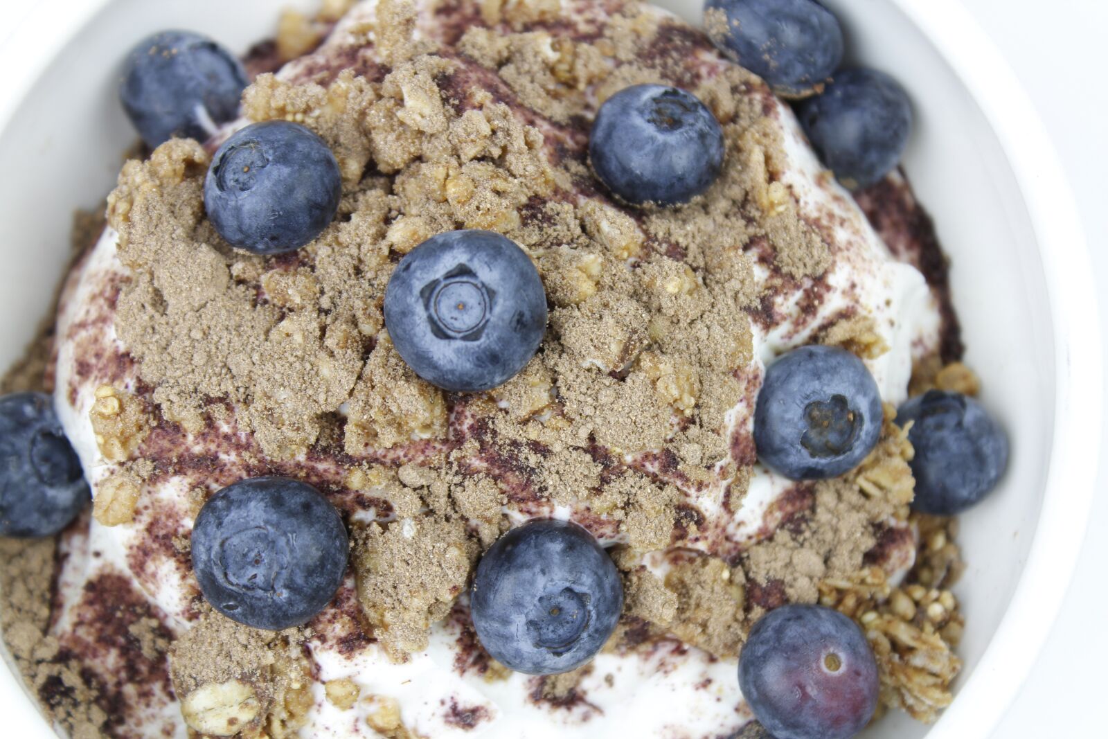 Canon EOS 600D (Rebel EOS T3i / EOS Kiss X5) sample photo. Granola, breakfast, blueberry photography