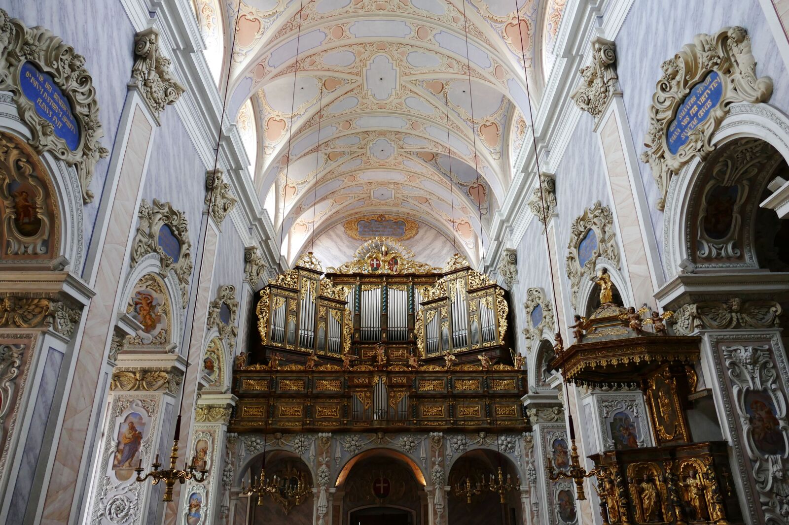 Panasonic Lumix DMC-FZ1000 sample photo. G ttweig abbey, monastery photography