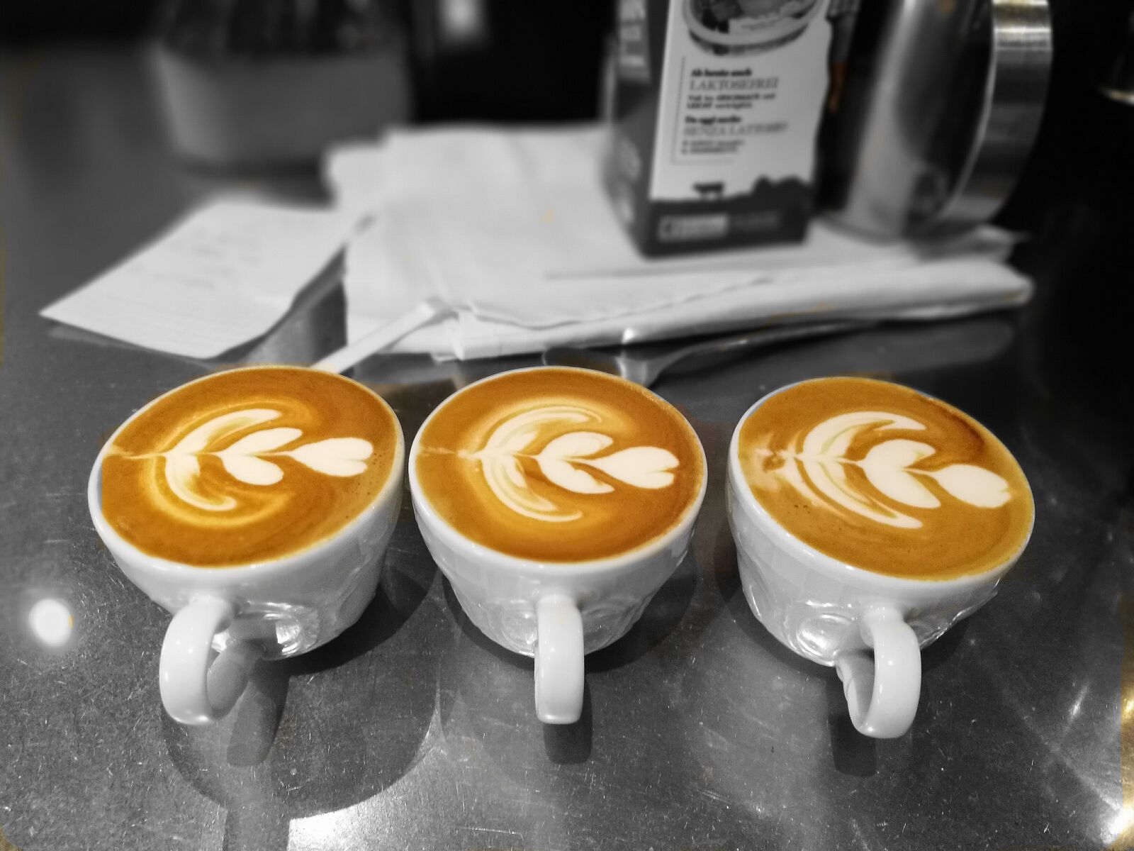 HUAWEI P9 sample photo. Macchiato, latte, latteart photography