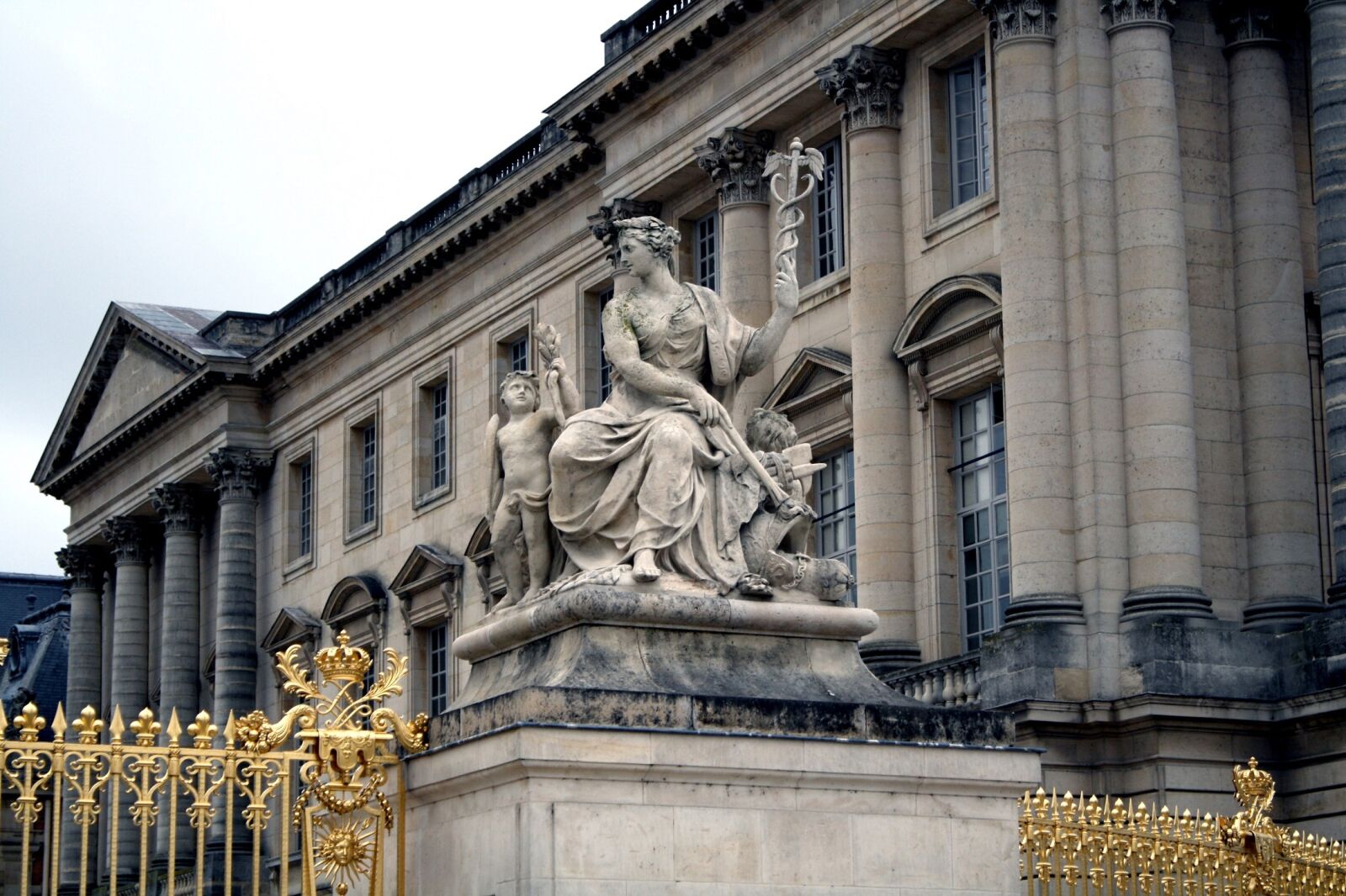 Canon EOS 1000D (EOS Digital Rebel XS / EOS Kiss F) sample photo. Palace, versailles, france photography