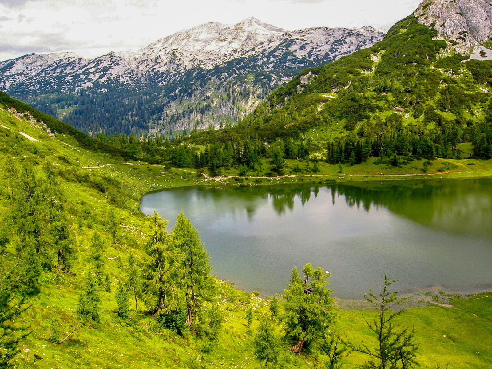 KONICA MINOLTA DiMAGE G400 sample photo. Lake, bergsee, mountains photography