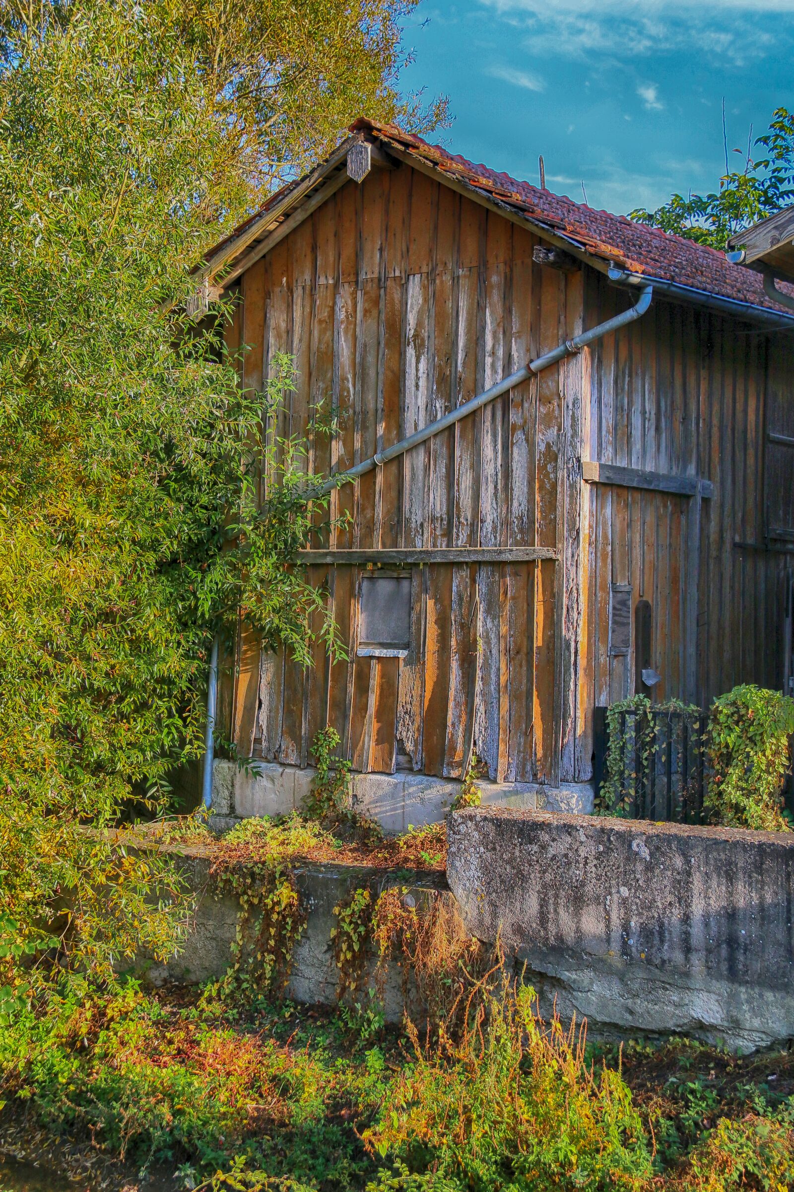 Canon EOS 70D sample photo. Landscape, grange, wood photography