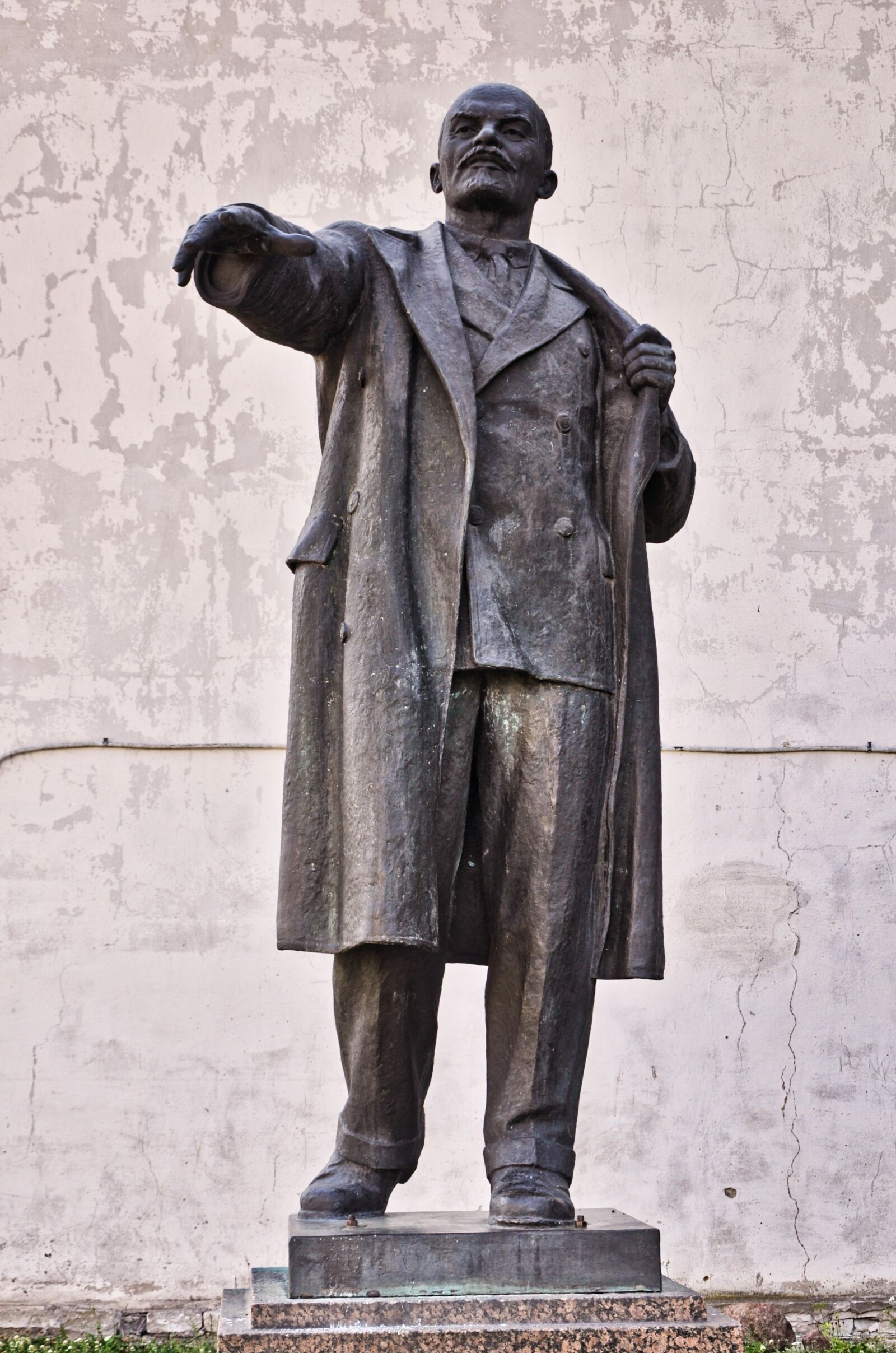 Nikon D5000 sample photo. Estonia, narva, statue photography