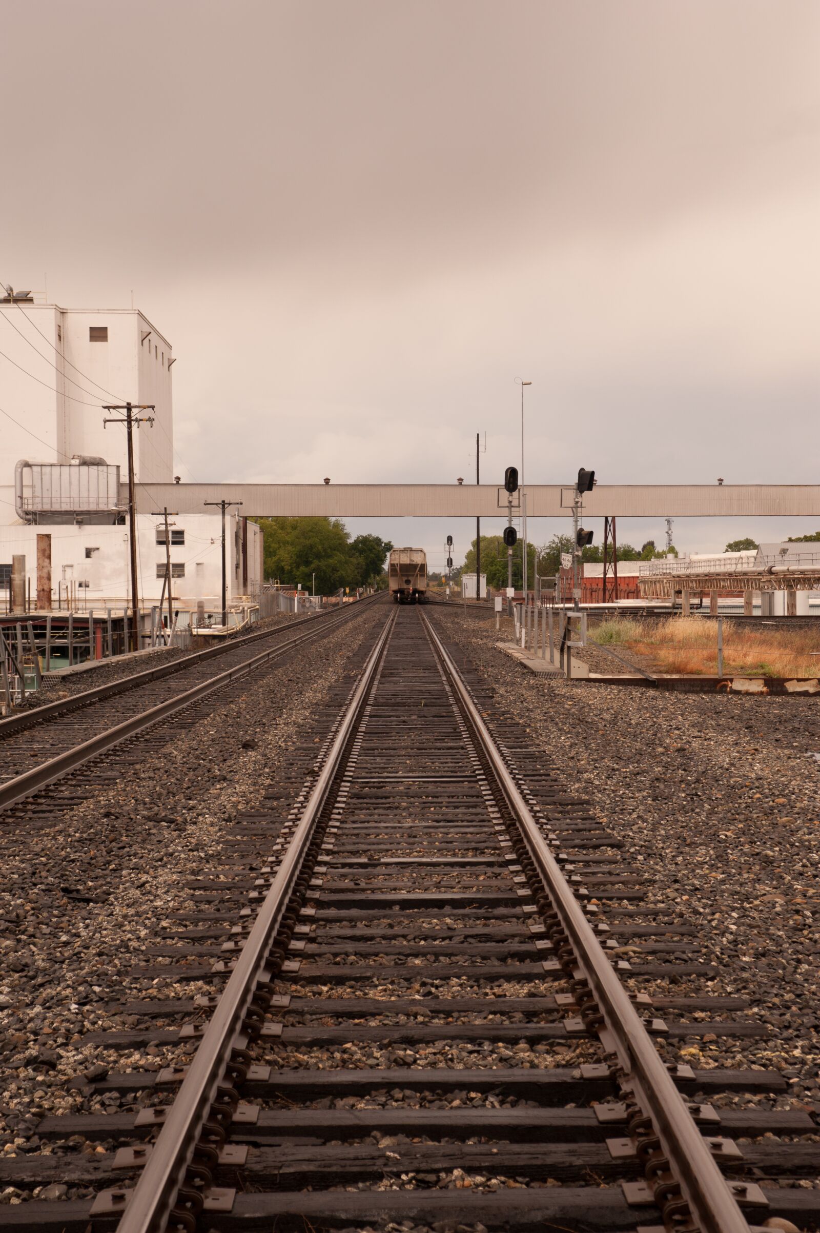 Nikon D700 sample photo. Railroad, tracks, sacramento photography