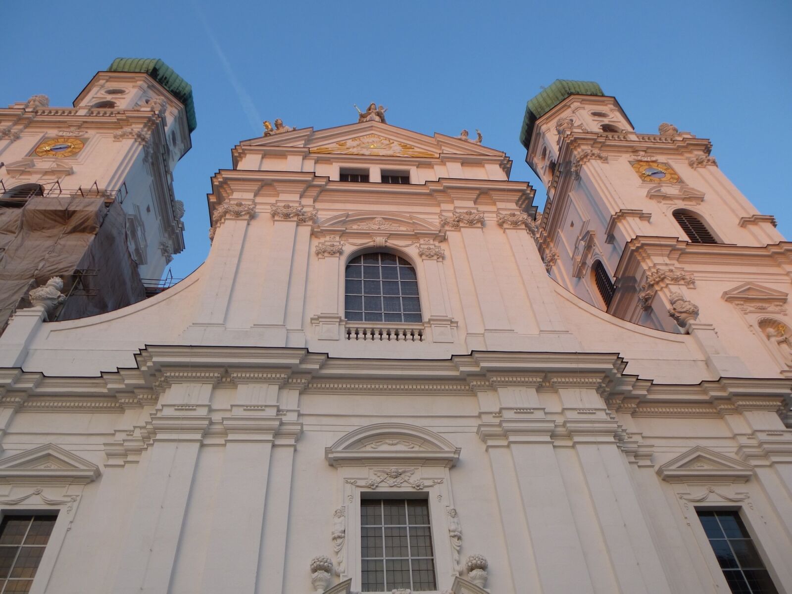 Panasonic Lumix DMC-ZS15 (Lumix DMC-TZ25) sample photo. Budapest, church, abroad photography