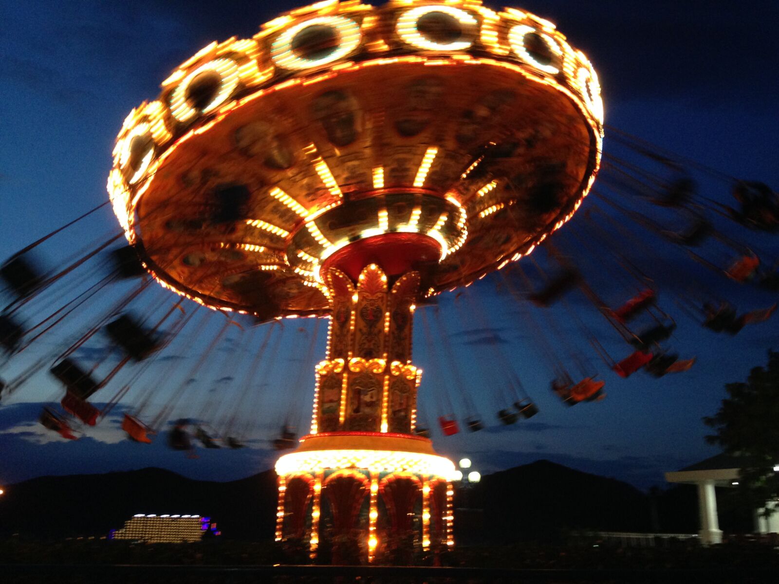 iPhone 5c back camera 4.12mm f/2.4 sample photo. Light, neon, lights, night photography