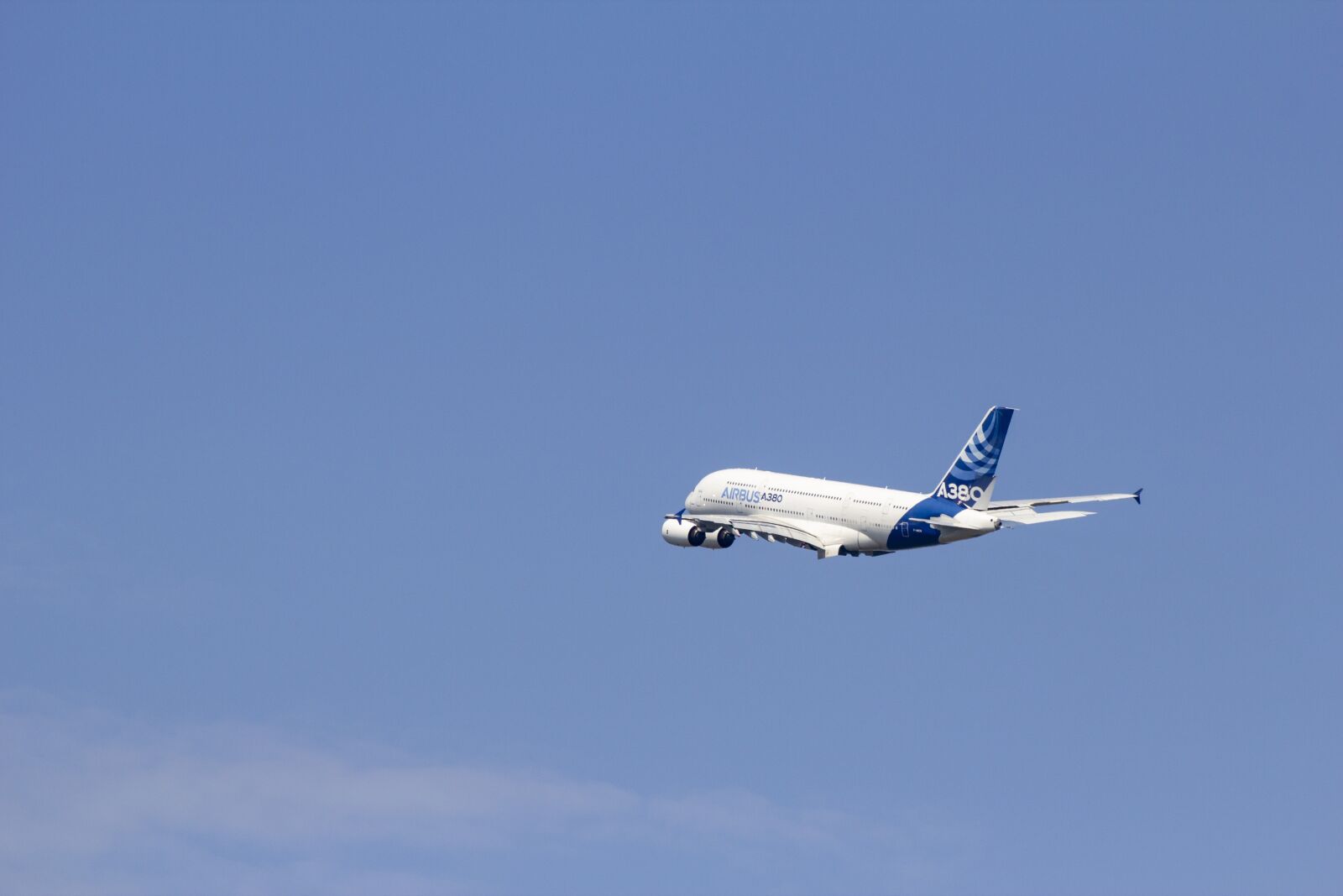 Canon EOS 600D (Rebel EOS T3i / EOS Kiss X5) sample photo. The airbus a380, airbus photography