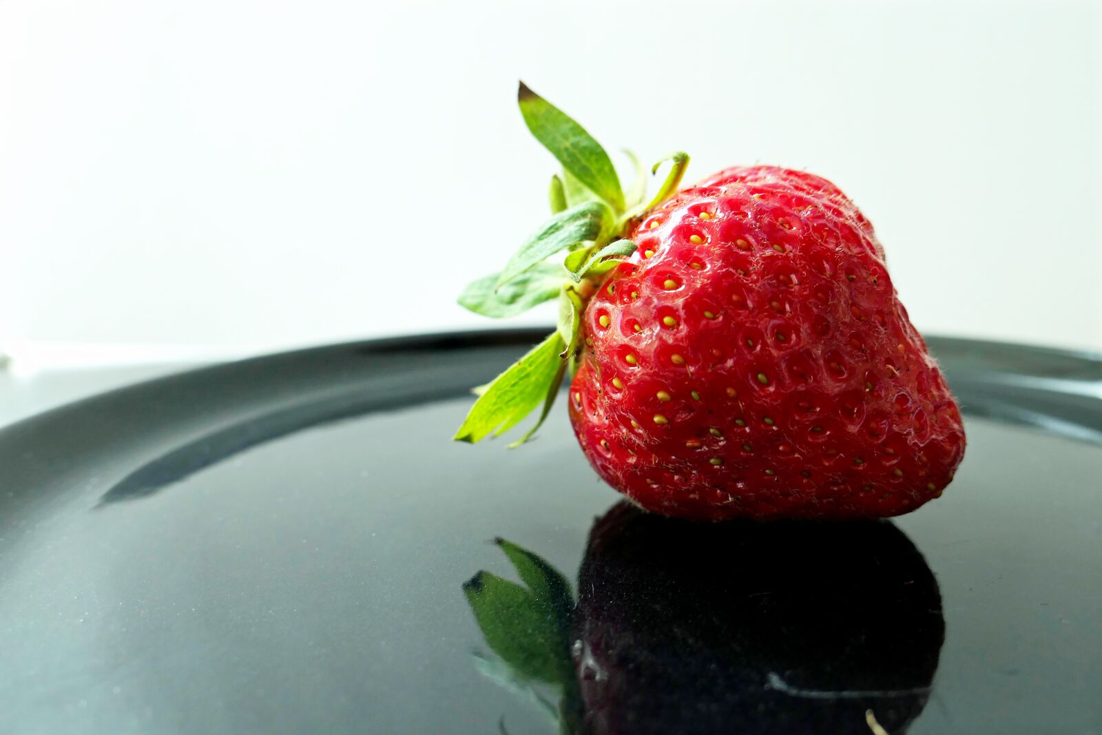 Panasonic Lumix DMC-LX10 (Lumix DMC-LX15) sample photo. Strawberry, fruit, fruits photography