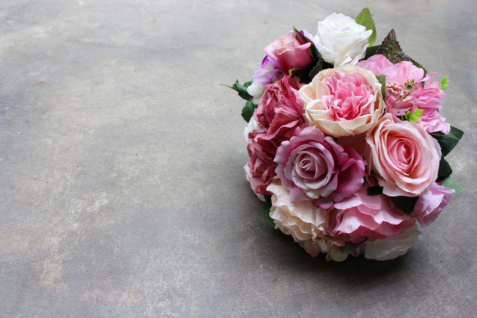 Canon EOS 700D (EOS Rebel T5i / EOS Kiss X7i) sample photo. Flower top view, art photography