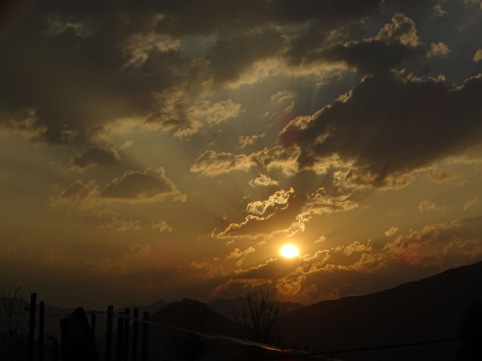 Sony Cyber-shot DSC-HX400V sample photo. Dawn, sunset, cloud photography