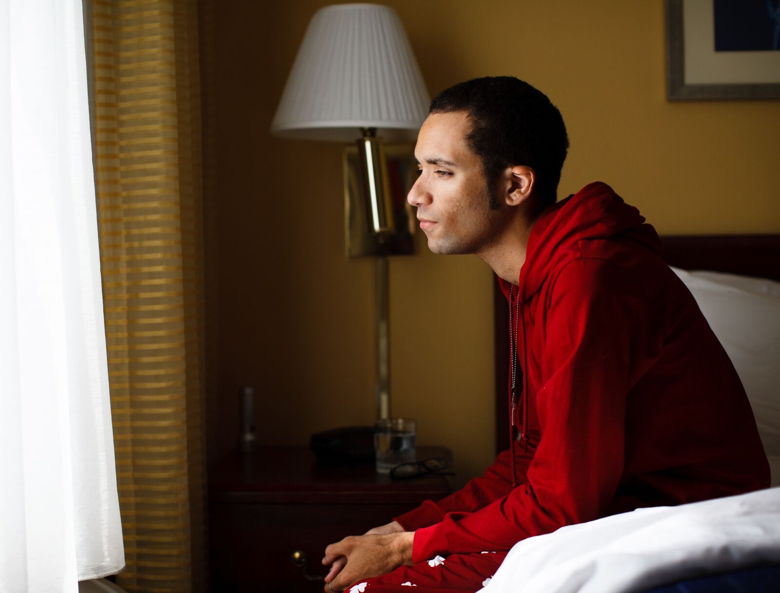 Canon EOS 5D sample photo. Guy, man, watching photography