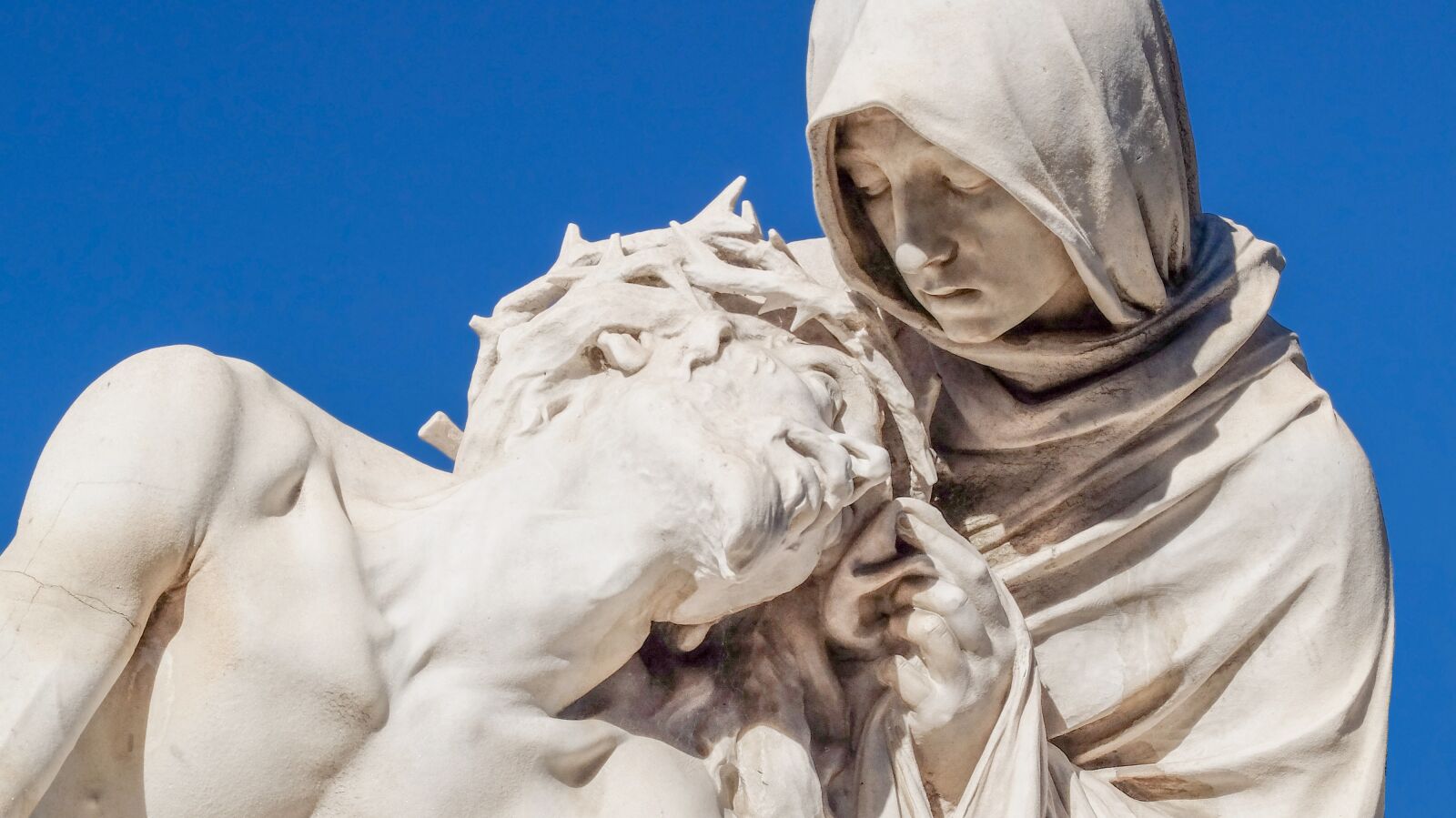 Fujifilm X30 sample photo. Pieta, christ, passion photography