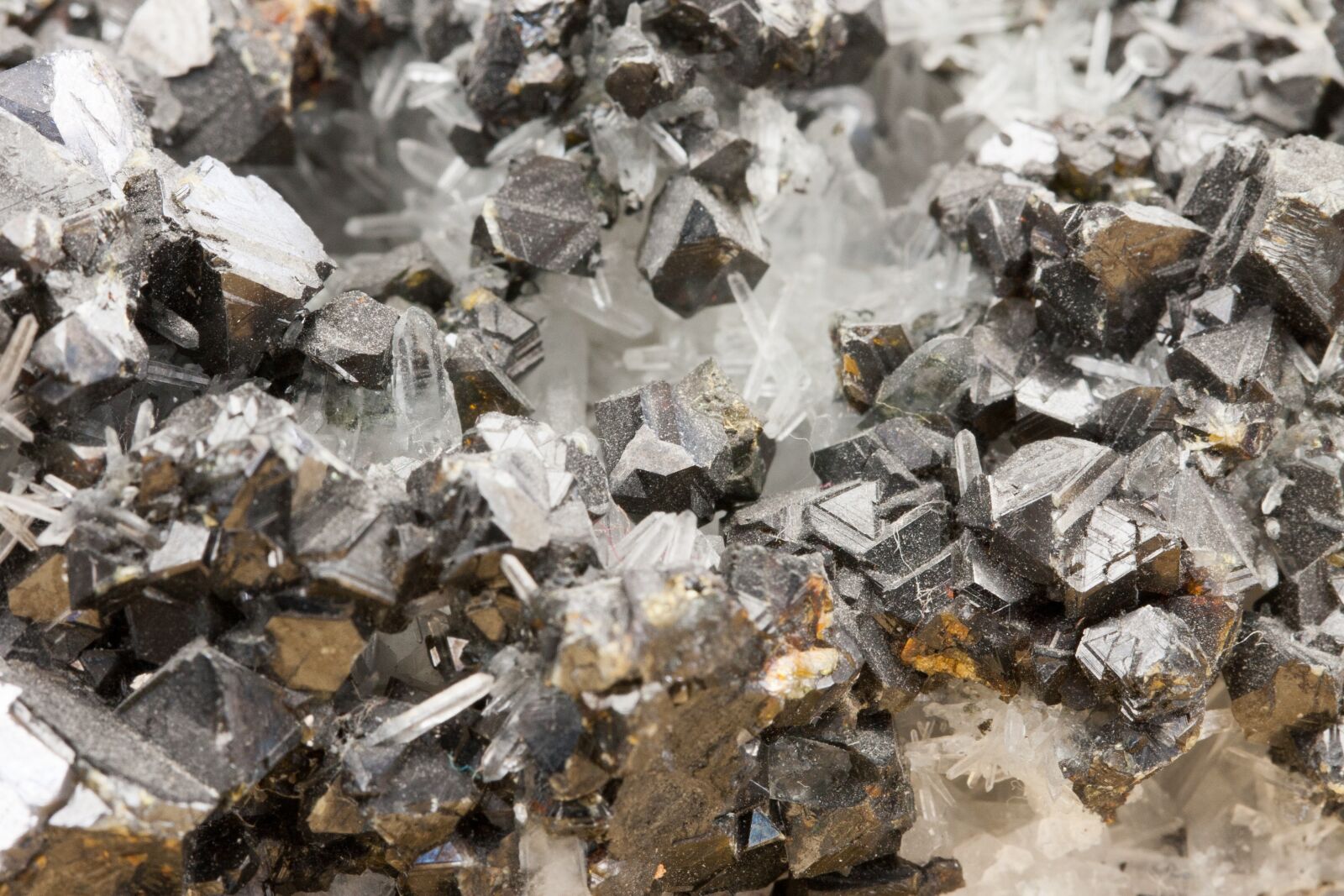 Canon EOS 30D sample photo. Crystal, garbage, nature photography