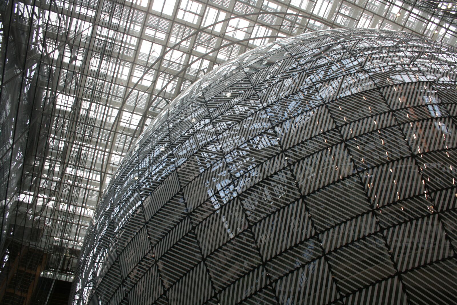 Canon EOS 400D (EOS Digital Rebel XTi / EOS Kiss Digital X) sample photo. Europe, european institutions, brussels photography
